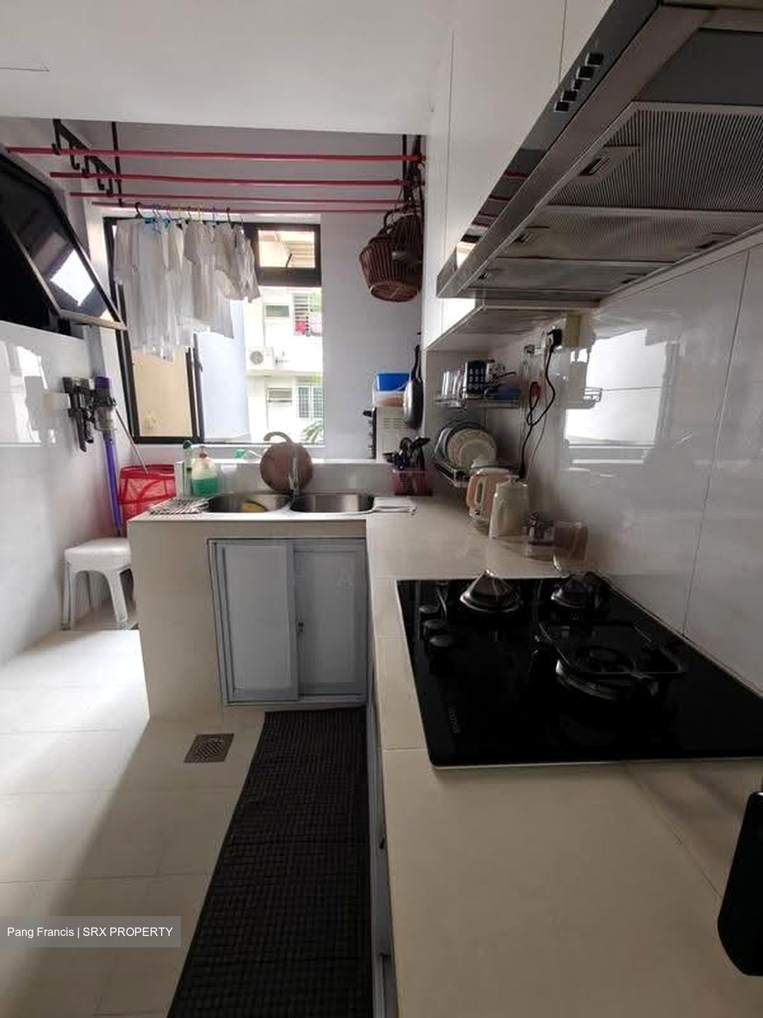 Silahis Apartments (D15), Apartment #634205571